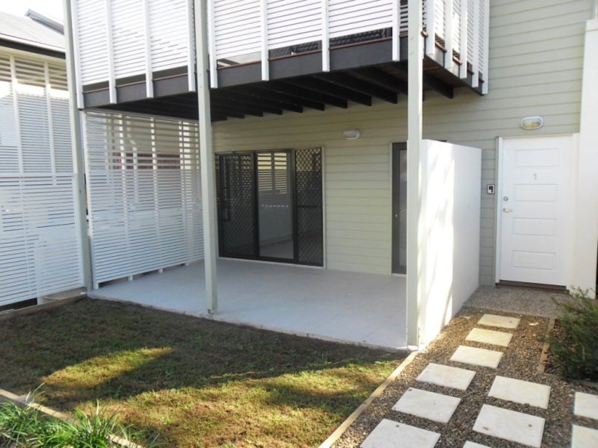 1 / 16 Hartigan Close, Belmont