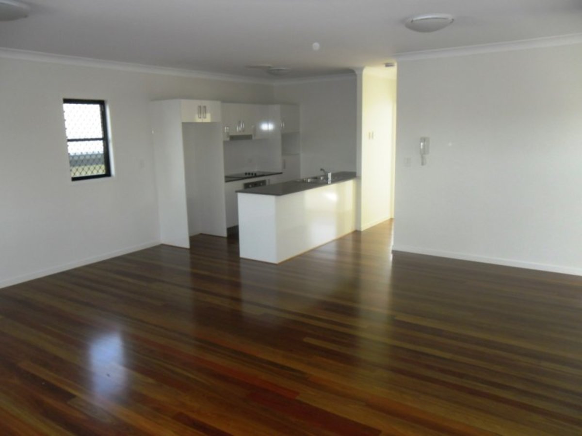 1 / 16 Hartigan Close, Belmont