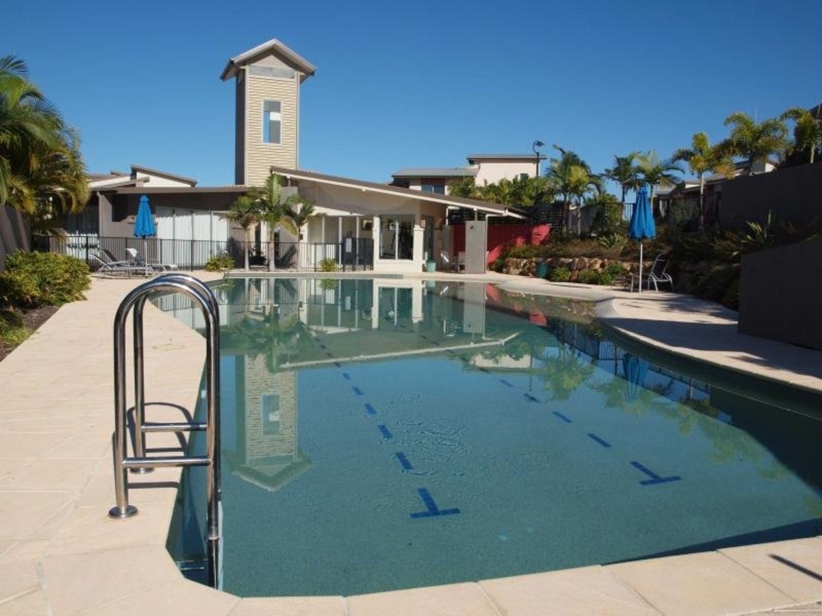 19 Carina Peak Drive, Varsity Lakes