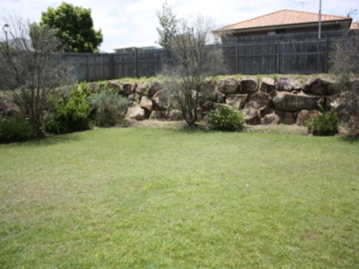 53 Lichfield Place , Parkinson