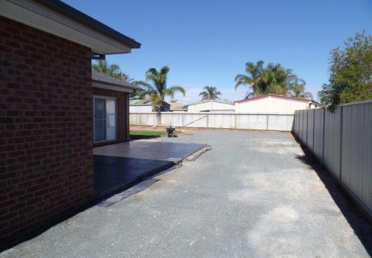 6 Rosemont Crescent, Shepparton