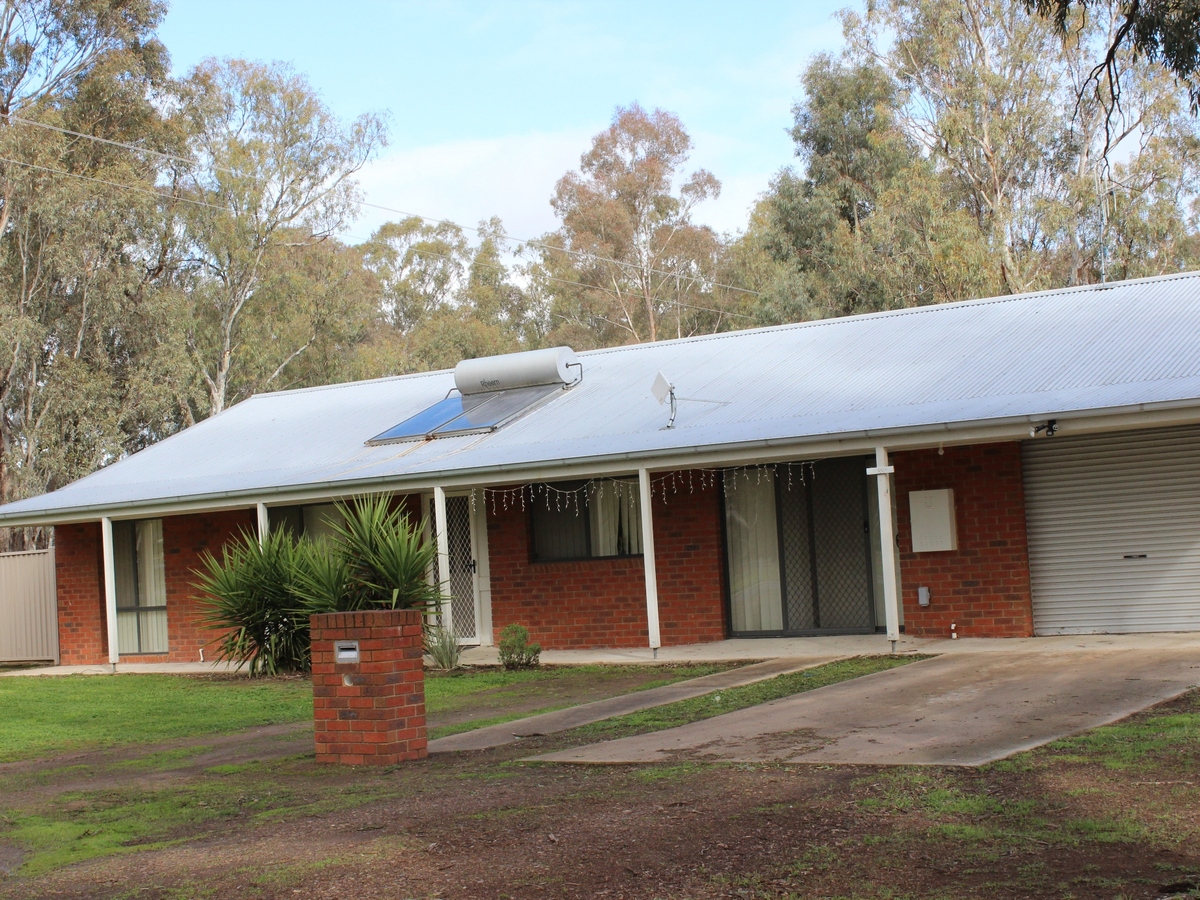 1 Lilac Street, Violet Town