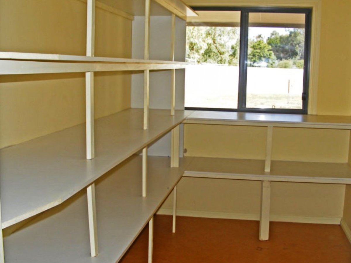 1 Lilac Street, Violet Town