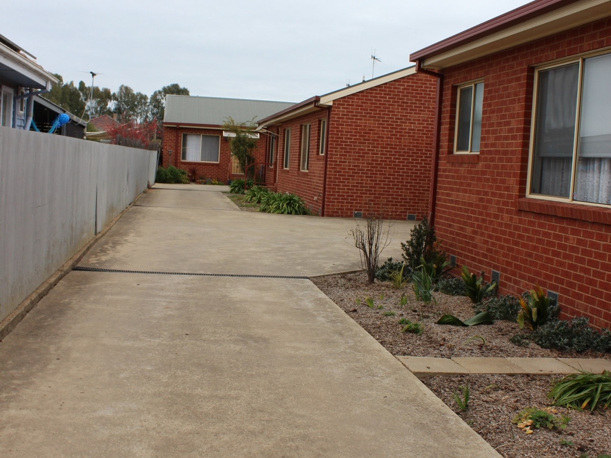 2 / 17 Witt Street, Benalla