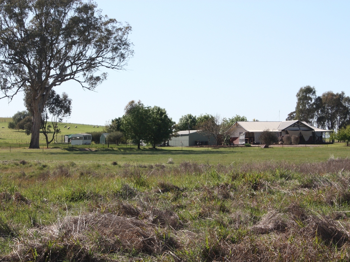 18 Farnley Road, Goorambat