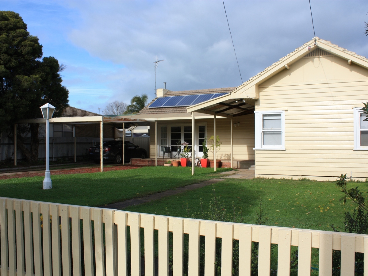 12 Meadows Avenue, Benalla