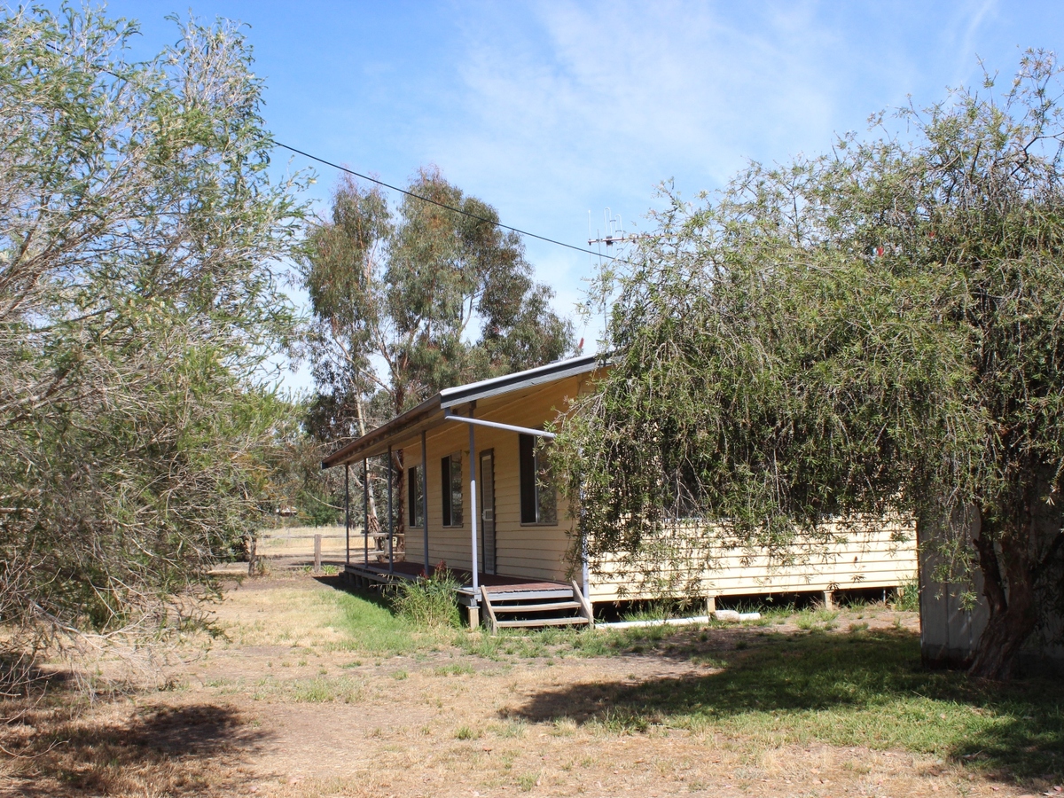 5 High Street, Violet Town