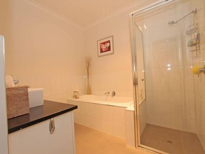 2 / 193 High Street, Heathcote