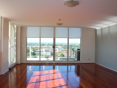 806 / 17 Esplanade, Ashfield