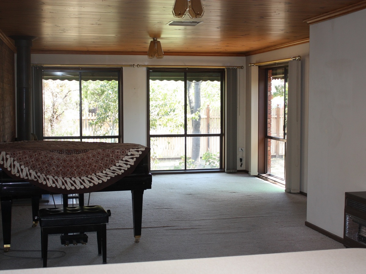 24 Commercial Road, Benalla