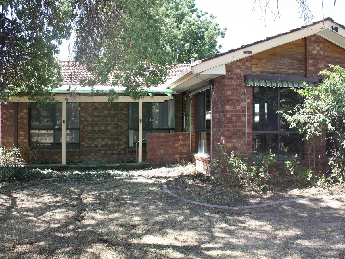 24 Commercial Road, Benalla