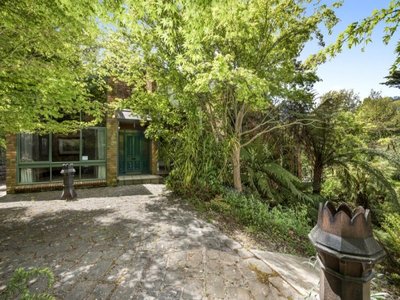 4 Alton Road, Mount Macedon
