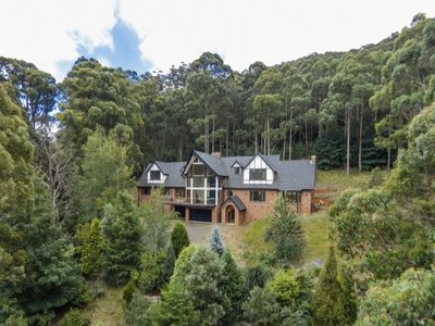 92 Douglas Road, Mount Macedon