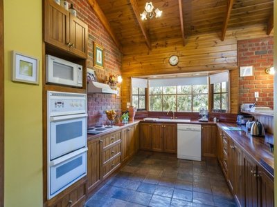 32 Tucketts Road, Mount Macedon