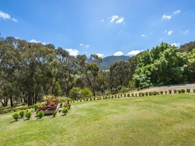 32 Tucketts Road, Mount Macedon