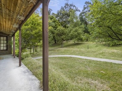 17 Cheniston Road, Mount Macedon