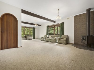 17 Cheniston Road, Mount Macedon
