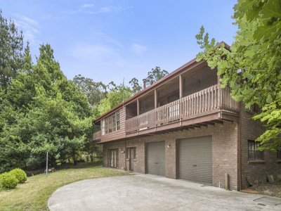 17 Cheniston Road, Mount Macedon