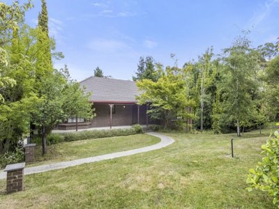 17 Cheniston Road, Mount Macedon