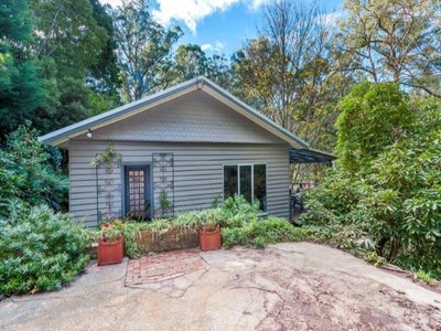 4 Anzac Road, Mount Macedon