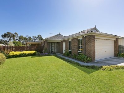15 Angel Close, Narre Warren South