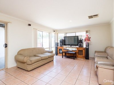 30 Bateman Grove, Hampton Park