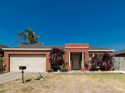 30 Bateman Grove, Hampton Park