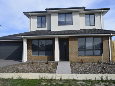 15 Damper Way, Lynbrook