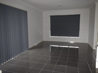 15 Damper Way, Lynbrook