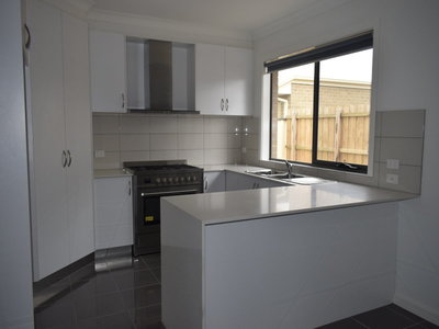 15 Damper Way, Lynbrook