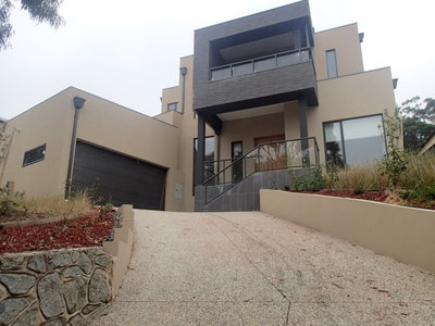 8 The Rise, Narre Warren North