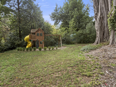 18 Douglas Road, Mount Macedon