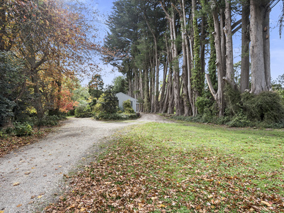 18 Douglas Road, Mount Macedon