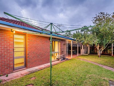 8 Cheshunt Court, Cranbourne North