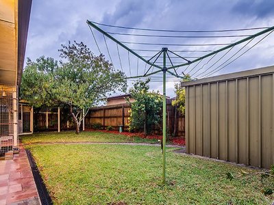 8 Cheshunt Court, Cranbourne North