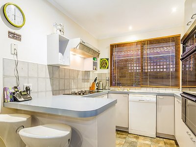 8 Cheshunt Court, Cranbourne North