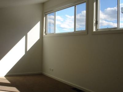 1 / 20D Lower Mount St, Wentworthville