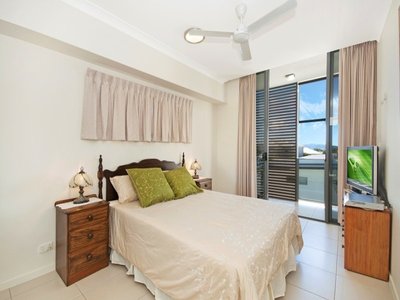 81 / 28 Landsborough Street, North Ward