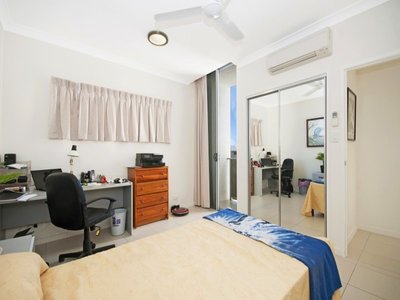 81 / 28 Landsborough Street, North Ward