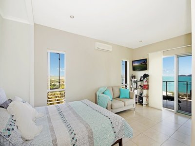 5 The Point, Castle Hill