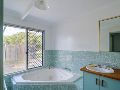 8 DONALDSON ROAD, Booral