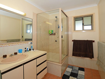 7 RODERICK COURT, Sunshine Acres