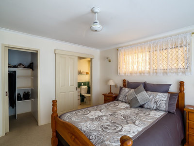 8 Faye Avenue, Scarness