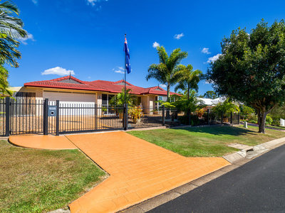 8 Faye Avenue, Scarness