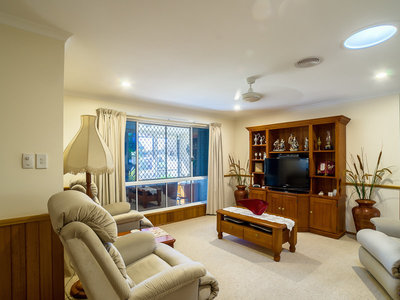 8 Faye Avenue, Scarness