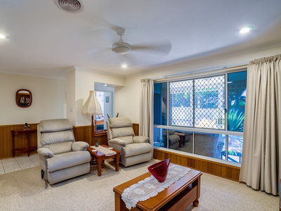 8 Faye Avenue, Scarness