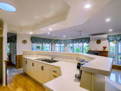 8 Faye Avenue, Scarness