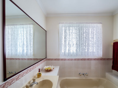 8 Faye Avenue, Scarness