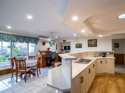 8 Faye Avenue, Scarness