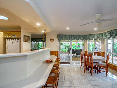 8 Faye Avenue, Scarness